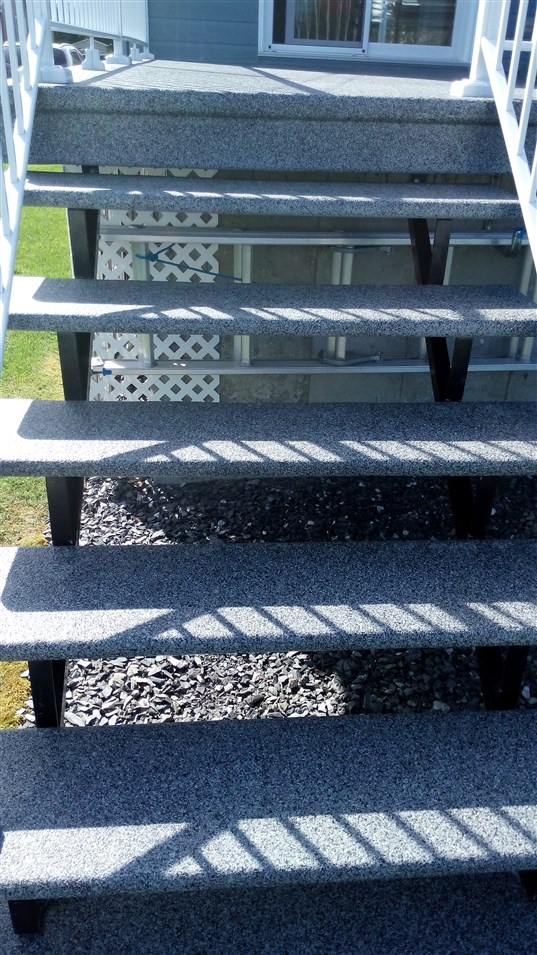 Escaliers fibre de verre sur limon métal